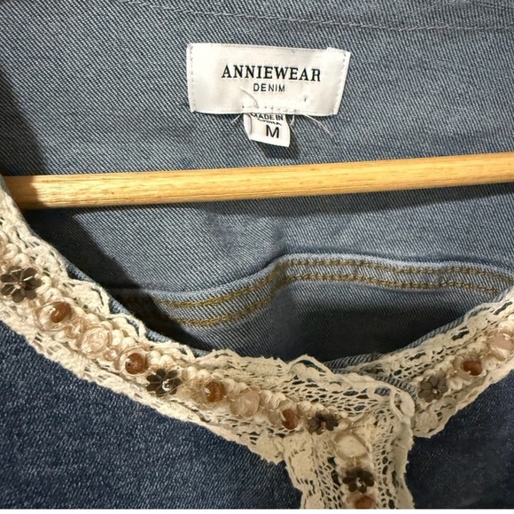 NWOT sz M Blue Denim Jacket with Crochet Details - Picture 4 of 7